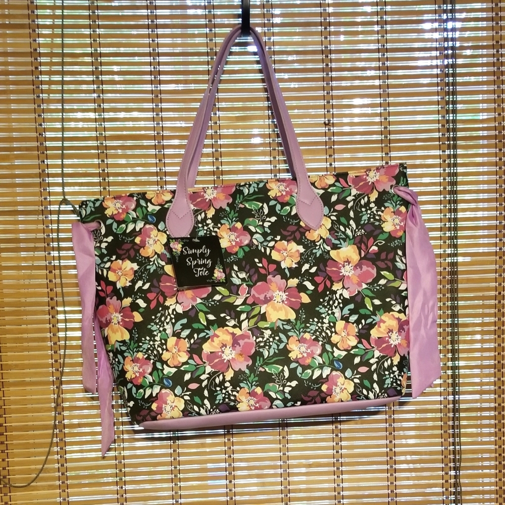 SIMPLY SPRING TOTE